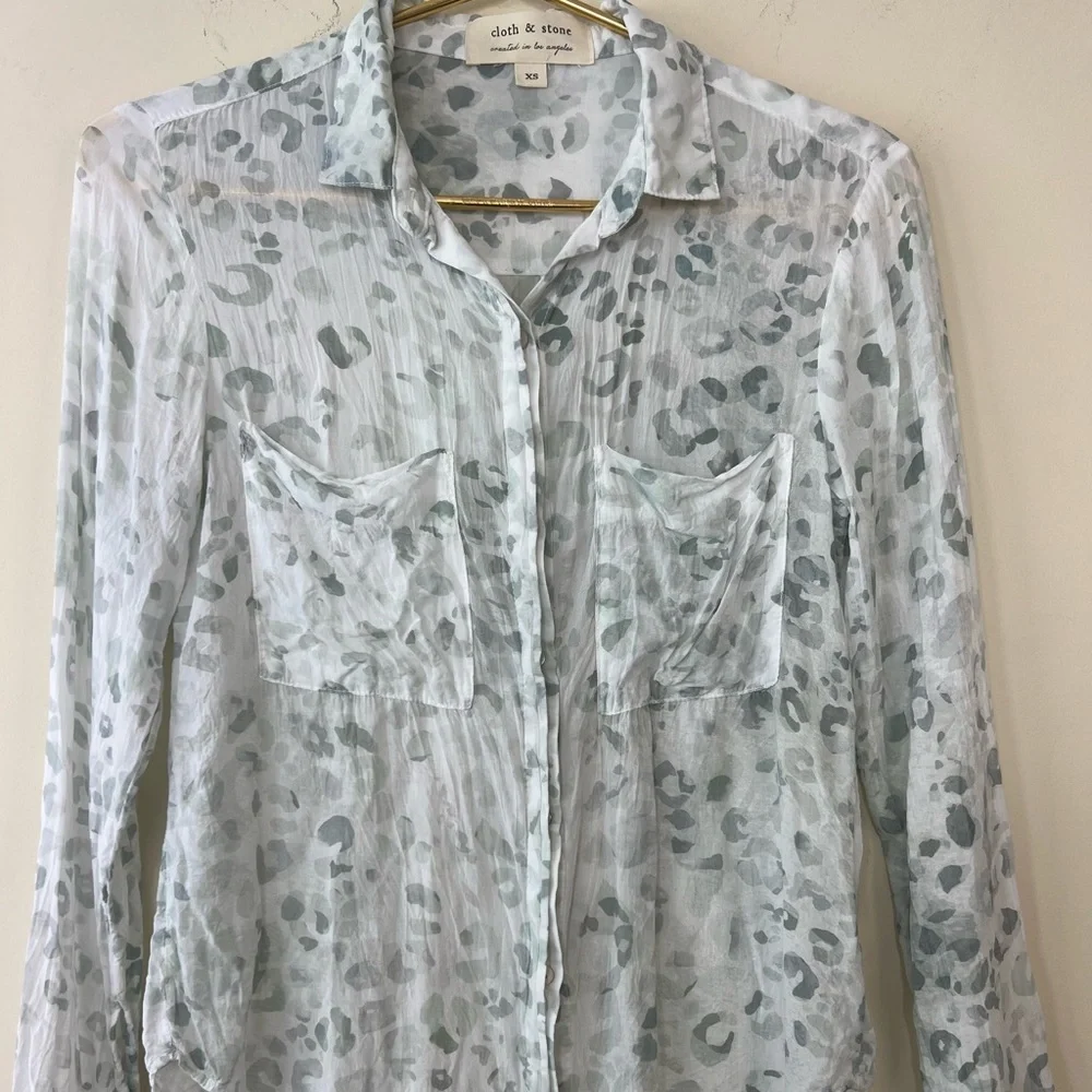 Cloth & Stone Leopard Print Button Down Top